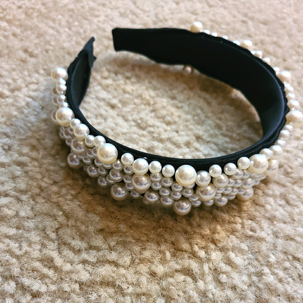 Bedazzled In Pearl's 🦪 Thick And Thin